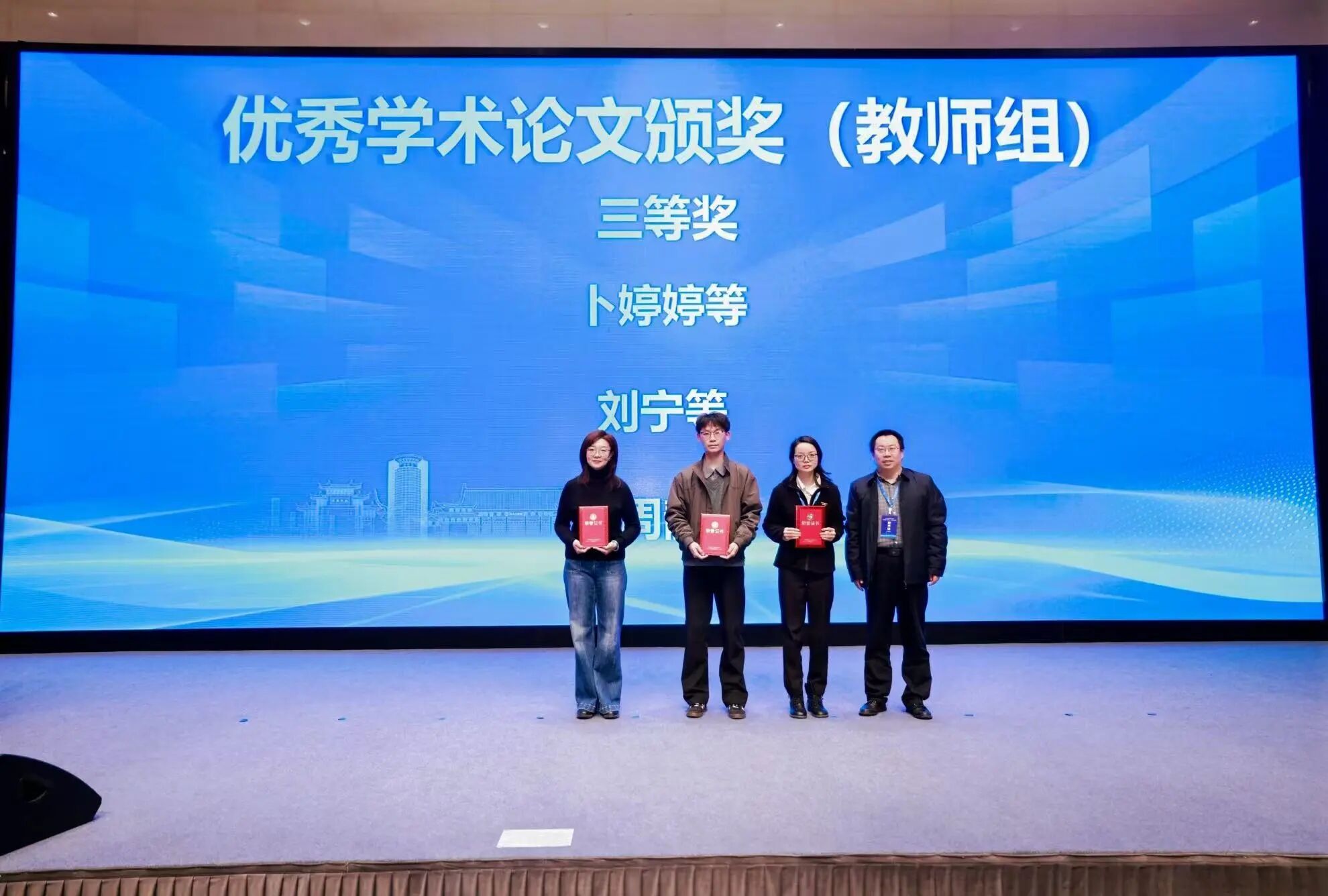 1766541828783585.jpg 9b9c22c00bfb2100936f4ae2cd1f7a3b.jpg